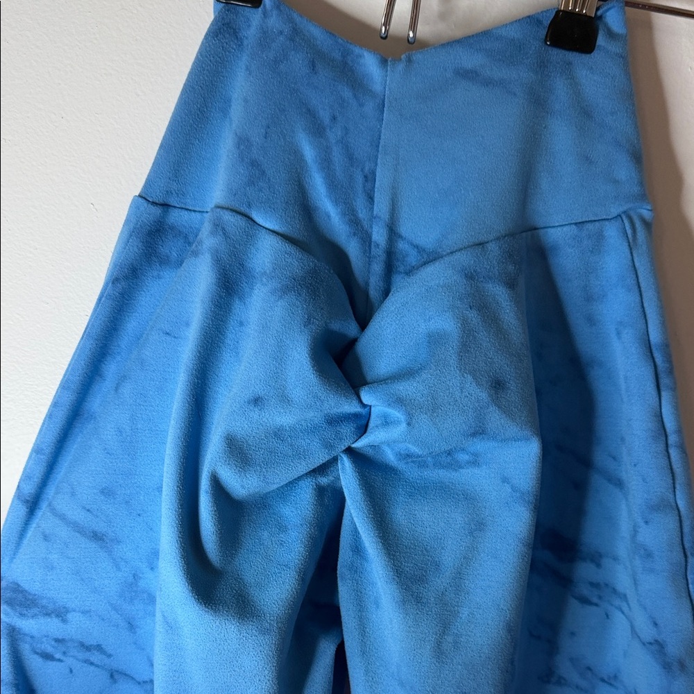 Bombshell Sportswear Sky Blue Marble Leggings XS/S - Picture 4 of 4